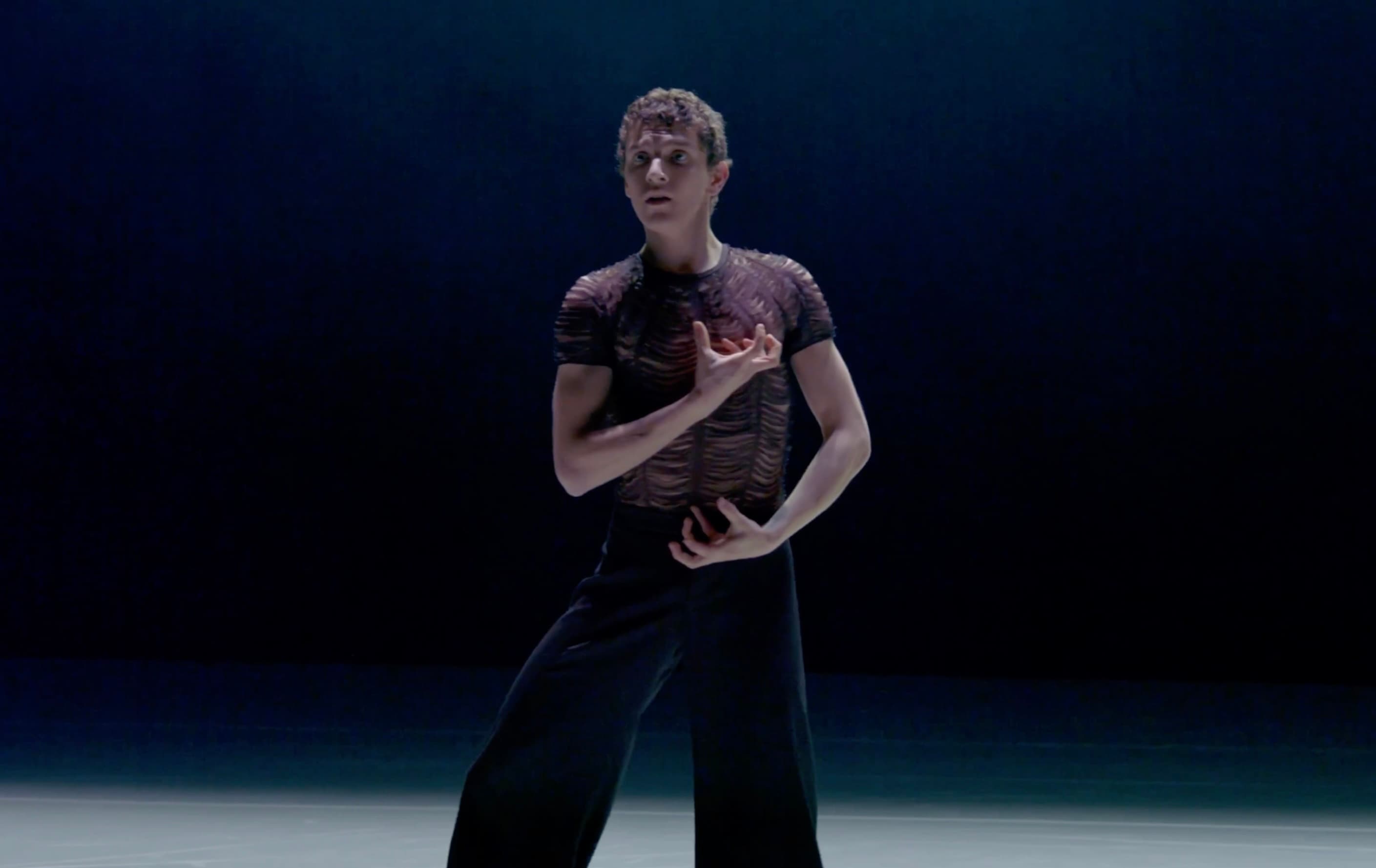 Hey Siri, do you love me? - Contemporary Dance Performance